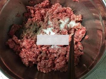 白菜牛肉生煎包怎么做，白菜牛肉生煎包怎么做好吃，白菜牛肉生煎包做法
