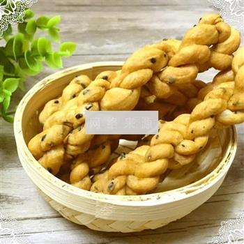 芝麻小麻花怎么做，芝麻小麻花怎么做好吃，芝麻小麻花做法
