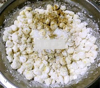 椒盐玉米粒脆饼怎么做，椒盐玉米粒脆饼怎么做好吃，椒盐玉米粒脆饼做法