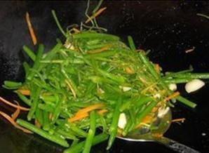 蒜头炒瓜远怎么做，蒜头炒瓜远怎么做好吃，蒜头炒瓜远做法