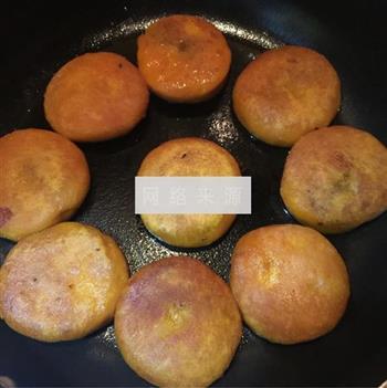 豆沙馅南瓜饼怎么做，豆沙馅南瓜饼怎么做好吃，豆沙馅南瓜饼做法