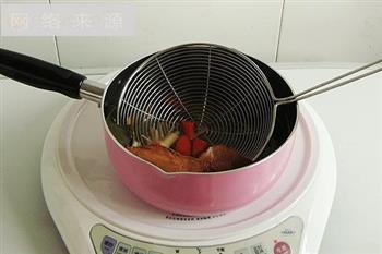 泰式冬阴功黑鱼片汤怎么做，泰式冬阴功黑鱼片汤怎么做好吃，泰式冬阴功黑鱼片汤做法