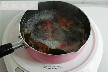 泰式冬阴功黑鱼片汤怎么做，泰式冬阴功黑鱼片汤怎么做好吃，泰式冬阴功黑鱼片汤做法
