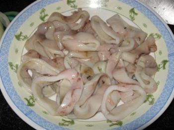 鱿鱼圈和洋葱圈怎么做，鱿鱼圈和洋葱圈怎么做好吃，鱿鱼圈和洋葱圈做法