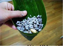 黑白米花生粽怎么做，黑白米花生粽怎么做好吃，黑白米花生粽做法