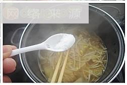 韩式泡菜豆芽汤怎么做，韩式泡菜豆芽汤怎么做好吃，韩式泡菜豆芽汤做法