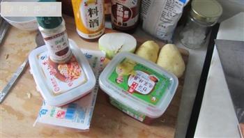 豆腐洋葱土豆辣白菜汤怎么做，豆腐洋葱土豆辣白菜汤怎么做好吃，豆腐洋葱土豆辣白菜汤做法