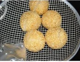 蛋黄莲蓉芝麻球怎么做，蛋黄莲蓉芝麻球怎么做好吃，蛋黄莲蓉芝麻球做法