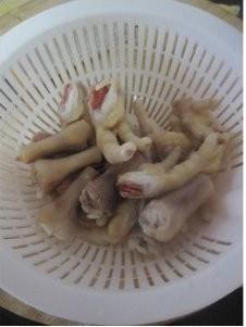 剁椒蒸凤爪怎么做，剁椒蒸凤爪怎么做好吃，剁椒蒸凤爪做法