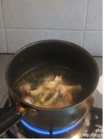 剁椒蒸凤爪怎么做，剁椒蒸凤爪怎么做好吃，剁椒蒸凤爪做法