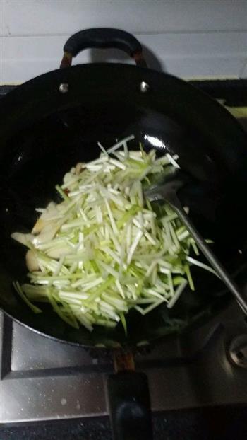 韭黄炒杏鲍菇怎么做，韭黄炒杏鲍菇怎么做好吃，韭黄炒杏鲍菇做法
