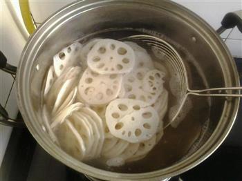 糖醋莲菜怎么做，糖醋莲菜怎么做好吃，糖醋莲菜做法
