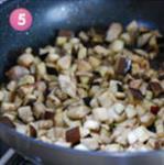 茄红鸡丁茄丁面怎么做，茄红鸡丁茄丁面怎么做好吃，茄红鸡丁茄丁面做法