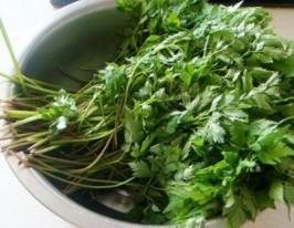 山野菜包子怎么做，山野菜包子怎么做好吃，山野菜包子做法