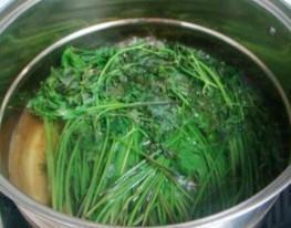 山野菜包子怎么做，山野菜包子怎么做好吃，山野菜包子做法