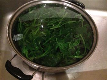 菠菜拌花生怎么做，菠菜拌花生怎么做好吃，菠菜拌花生做法