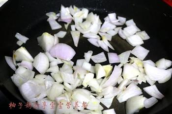 酸甜田园菠萝炒饭怎么做，酸甜田园菠萝炒饭怎么做好吃，酸甜田园菠萝炒饭做法