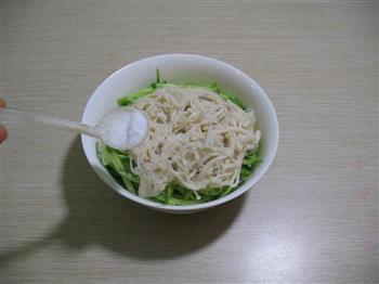黄瓜拌金针蘑怎么做，黄瓜拌金针蘑怎么做好吃，黄瓜拌金针蘑做法