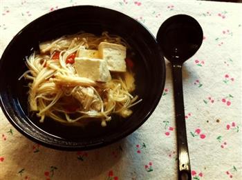 金针豆腐汤怎么做，金针豆腐汤怎么做好吃，金针豆腐汤做法