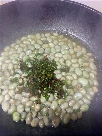 香椿煎嫩胡豆怎么做，香椿煎嫩胡豆怎么做好吃，香椿煎嫩胡豆做法