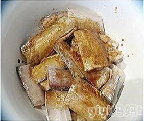 油炸带鱼怎么做，油炸带鱼怎么做好吃，油炸带鱼做法
