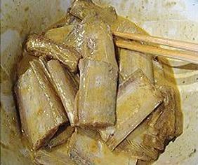 油炸带鱼怎么做，油炸带鱼怎么做好吃，油炸带鱼做法
