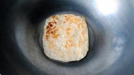 香椿手抓饼怎么做，香椿手抓饼怎么做好吃，香椿手抓饼做法