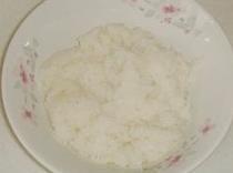 桂花蜂蜜凉糕怎么做，桂花蜂蜜凉糕怎么做好吃，桂花蜂蜜凉糕做法