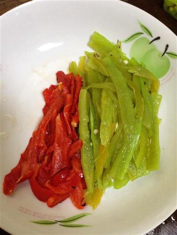 烤辣椒拌茄子怎么做，烤辣椒拌茄子怎么做好吃，烤辣椒拌茄子做法