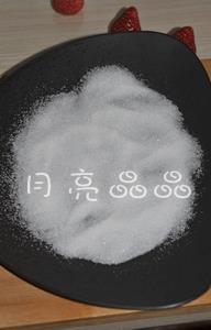 草莓圣诞老人怎么做，草莓圣诞老人怎么做好吃，草莓圣诞老人做法