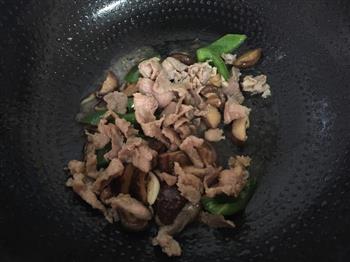 炒香菇怎么做，炒香菇怎么做好吃，炒香菇做法