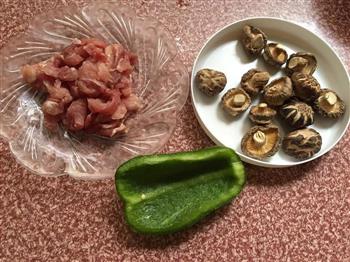 炒香菇怎么做，炒香菇怎么做好吃，炒香菇做法