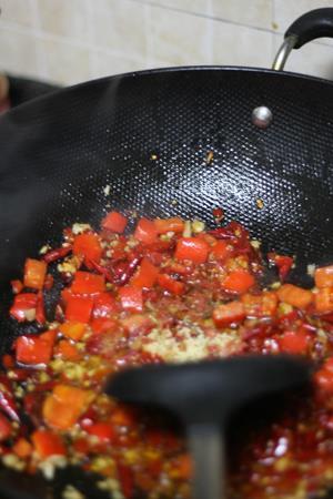 红烧米豆腐怎么做，红烧米豆腐怎么做好吃，红烧米豆腐做法