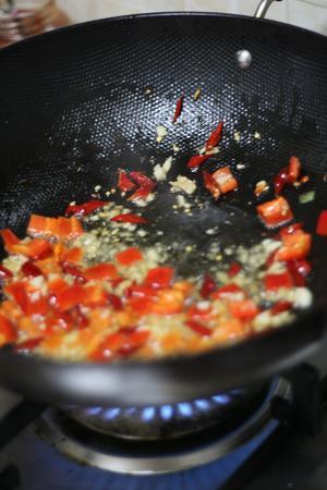 红烧米豆腐怎么做，红烧米豆腐怎么做好吃，红烧米豆腐做法