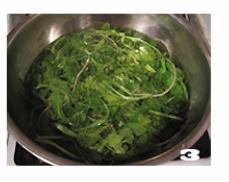 荠菜丸子怎么做，荠菜丸子怎么做好吃，荠菜丸子做法