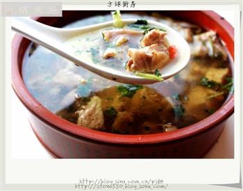 滋补靓汤肚包鸡-亚运美食怎么做，滋补靓汤肚包鸡-亚运美食怎么做好吃，滋补靓汤肚包鸡-亚运美食做法