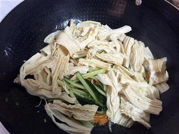 炒腐竹怎么做，炒腐竹怎么做好吃，炒腐竹做法
