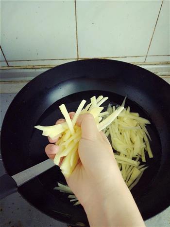 酸溜土豆丝儿怎么做，酸溜土豆丝儿怎么做好吃，酸溜土豆丝儿做法