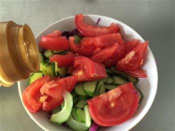 鸡蛋蔬菜沙拉怎么做，鸡蛋蔬菜沙拉怎么做好吃，鸡蛋蔬菜沙拉做法