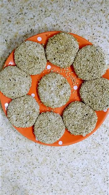 香蕉芝心芝麻饼怎么做，香蕉芝心芝麻饼怎么做好吃，香蕉芝心芝麻饼做法