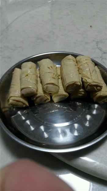 腐皮鲜虾卷怎么做，腐皮鲜虾卷怎么做好吃，腐皮鲜虾卷做法