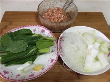 生汆丸子粉丝汤怎么做，生汆丸子粉丝汤怎么做好吃，生汆丸子粉丝汤做法