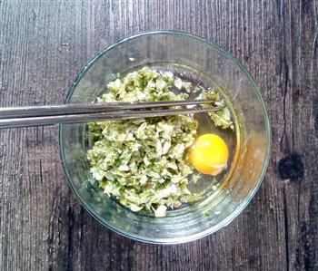 槐花煎饼怎么做，槐花煎饼怎么做好吃，槐花煎饼做法