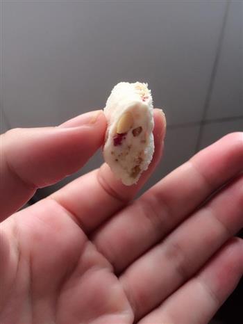 纯手工自制蔓越莓牛轧糖怎么做，纯手工自制蔓越莓牛轧糖怎么做好吃，纯手工自制蔓越莓牛轧糖做法