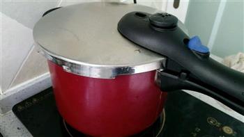草莓豌豆黄怎么做，草莓豌豆黄怎么做好吃，草莓豌豆黄做法