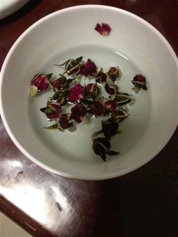 以花入馔––玫瑰花冻怎么做，以花入馔––玫瑰花冻怎么做好吃，以花入馔––玫瑰花冻做法