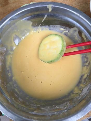 西葫芦饼怎么做，西葫芦饼怎么做好吃，西葫芦饼做法