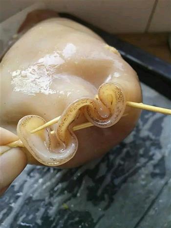 叉烧鱿鱼饭筒怎么做，叉烧鱿鱼饭筒怎么做好吃，叉烧鱿鱼饭筒做法