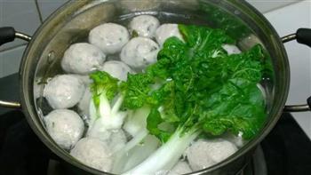 麦金镇肉丸粿条煲怎么做，麦金镇肉丸粿条煲怎么做好吃，麦金镇肉丸粿条煲做法