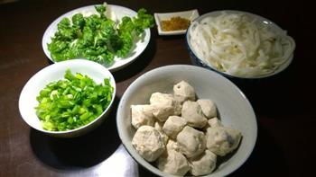 麦金镇肉丸粿条煲怎么做，麦金镇肉丸粿条煲怎么做好吃，麦金镇肉丸粿条煲做法